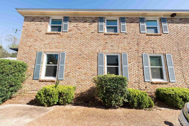 Building Photo - 802 Bayshore Dr