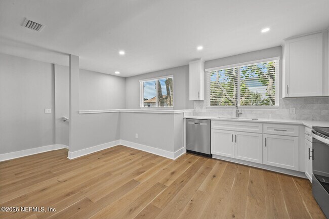 Building Photo - 2107 2nd St S