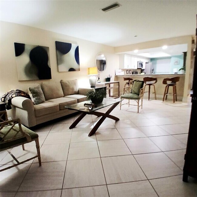 Building Photo - 7143 Wood Creek Dr