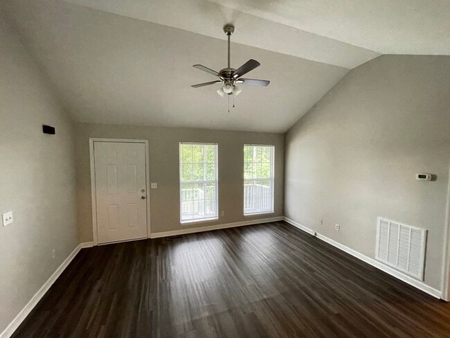 Building Photo - Goodlettsville area home with 1 car garage!