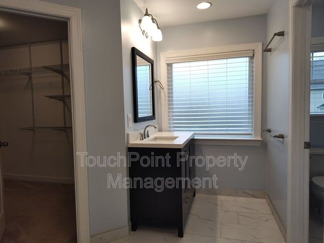 Building Photo - 4009 Oxford Mill Rd