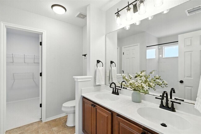 Building Photo - 317 Wimberley St