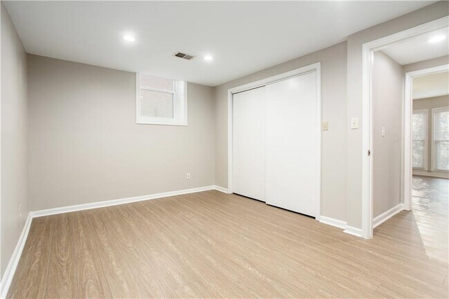 Building Photo - 5647 Queensborough Dr
