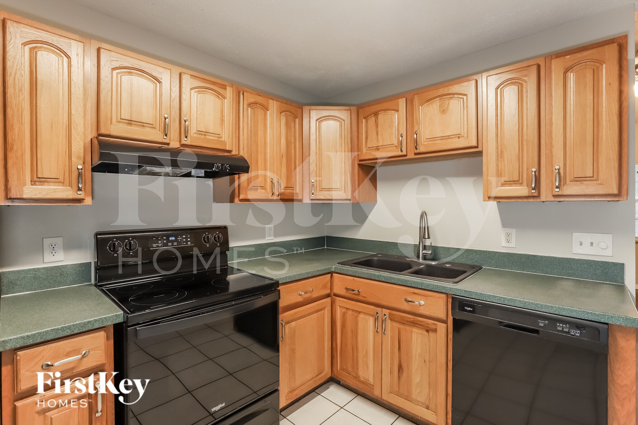 Building Photo - 924 Axlewood Cir