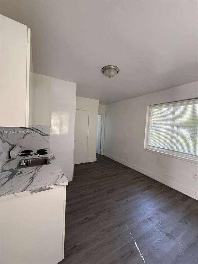 Building Photo - 5305 Biscayne Blvd