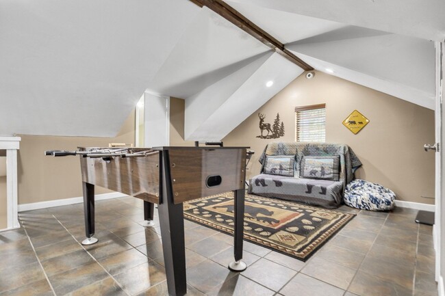 Building Photo - Move In Ready!!