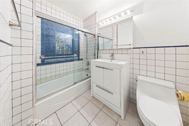 Building Photo - 19148 Saticoy St