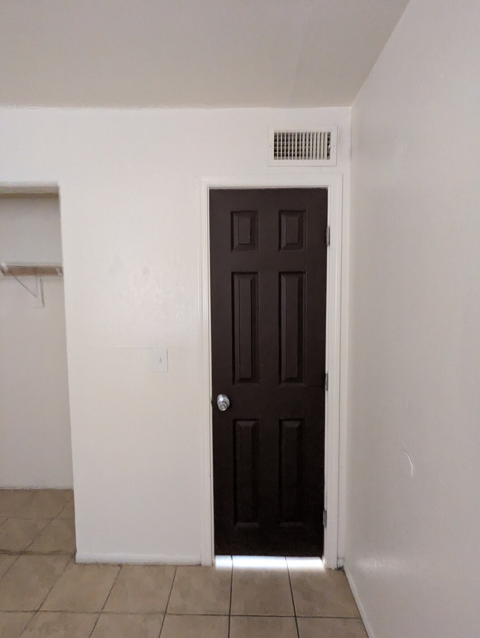 Building Photo - 1477 E 27th Ave