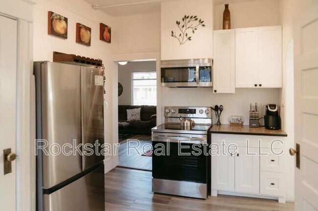 Building Photo - 1307 W Cleveland Ave