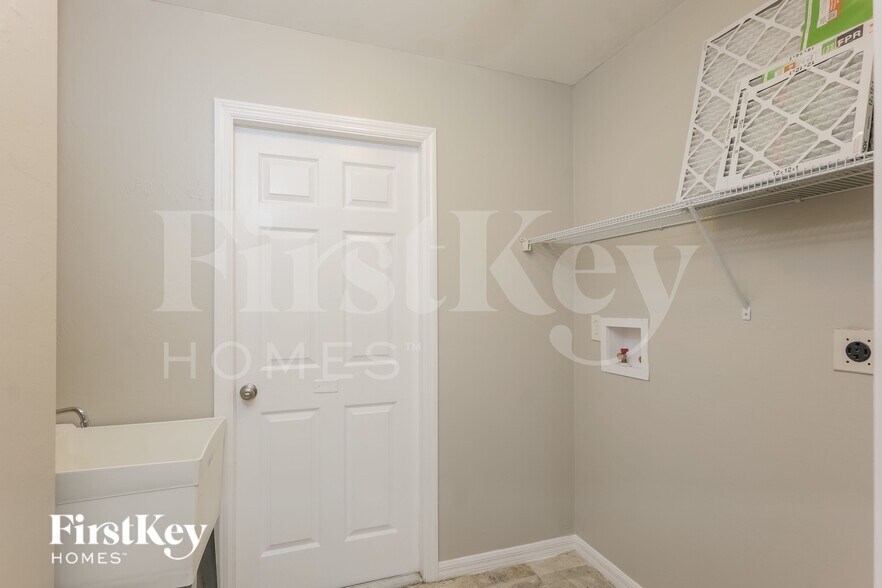 Building Photo - 1016 SW 37th Terrace