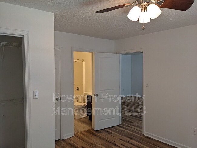 Building Photo - 255 Midway Rd