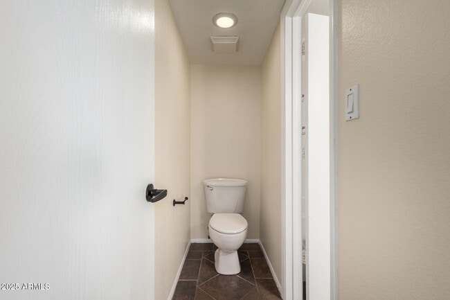 Building Photo - 2040 S Longmore