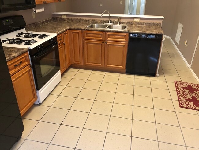 Building Photo - 941 Vista Palma Way