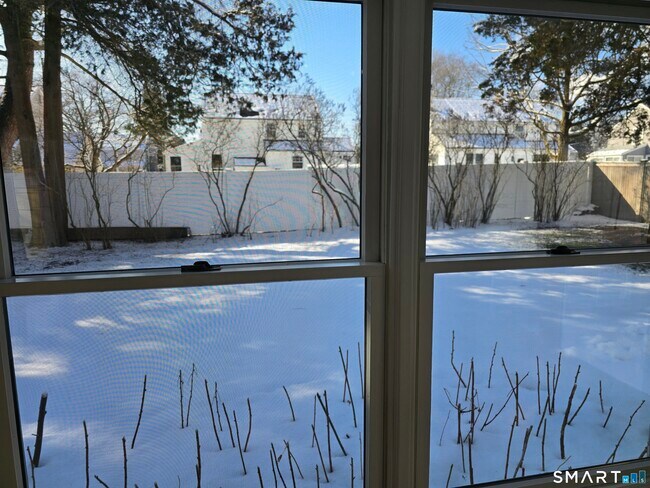 Building Photo - 148 Catherine St