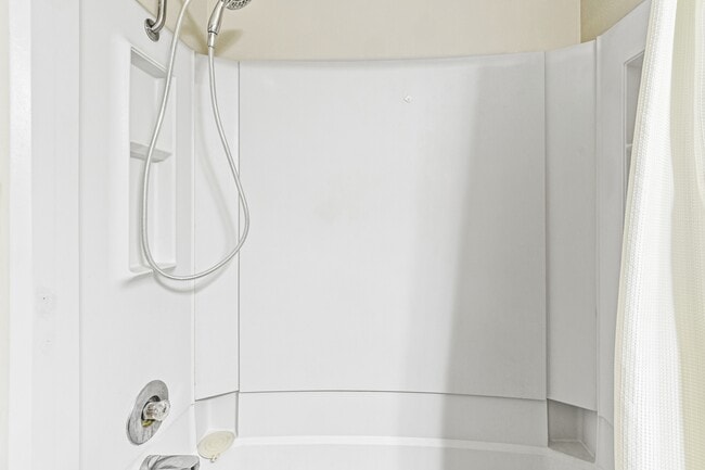 Building Photo - 214 Metz Dr