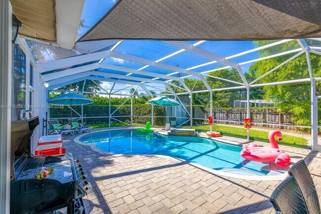 Building Photo - 312 N Luna Ct