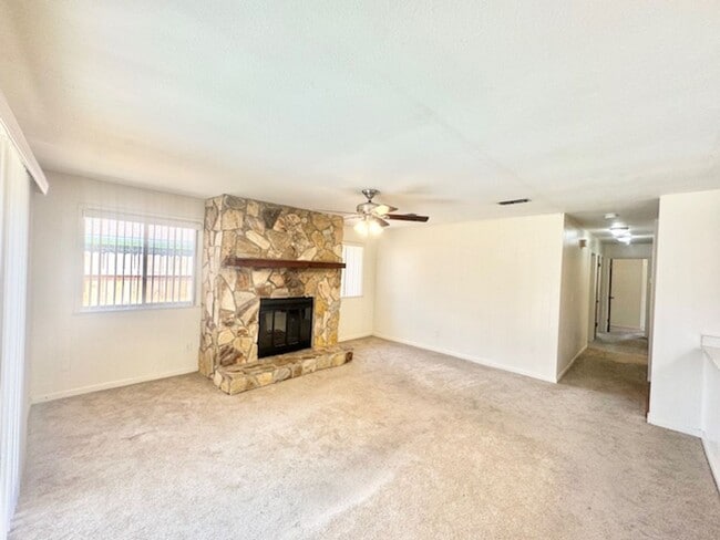 Building Photo - 135 Perdido Cir