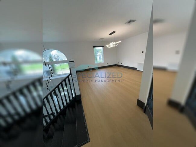 Building Photo - 8131 Vineland Oaks Blvd