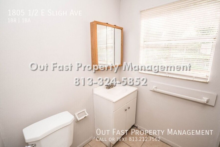 Building Photo - 1805 1/2 E Sligh Ave-