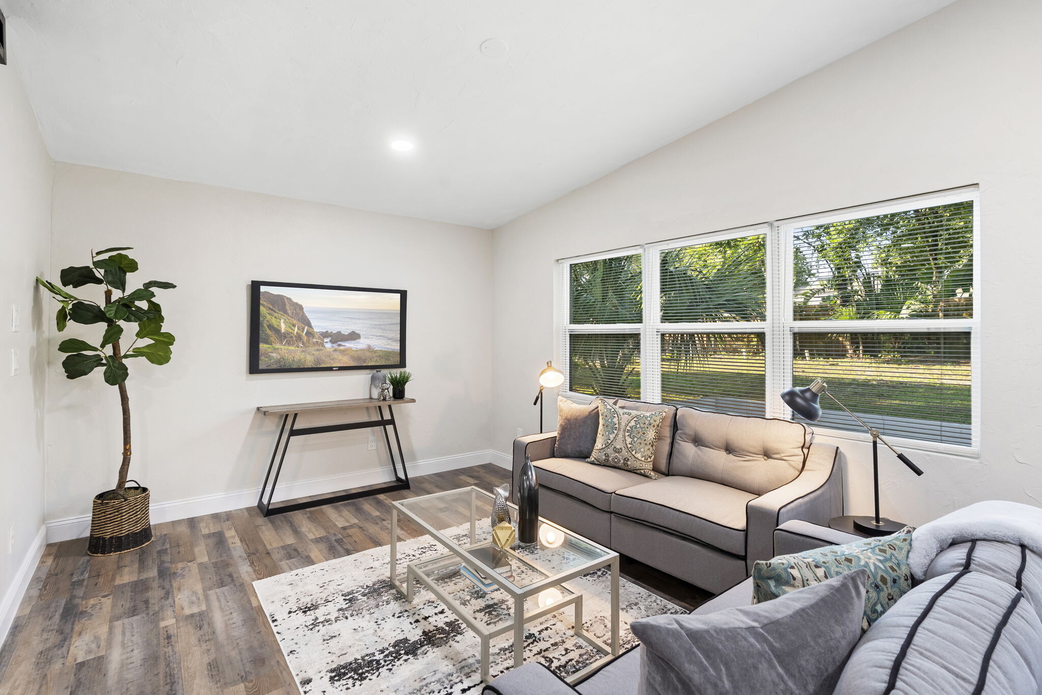 Building Photo - 505 Lake Shore Dr