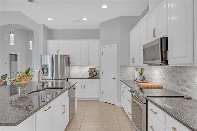 Building Photo - 13818 Moonstone Canyon Dr