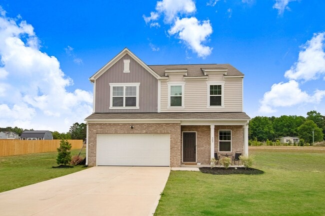 Primary Photo - 307 Kenison Way