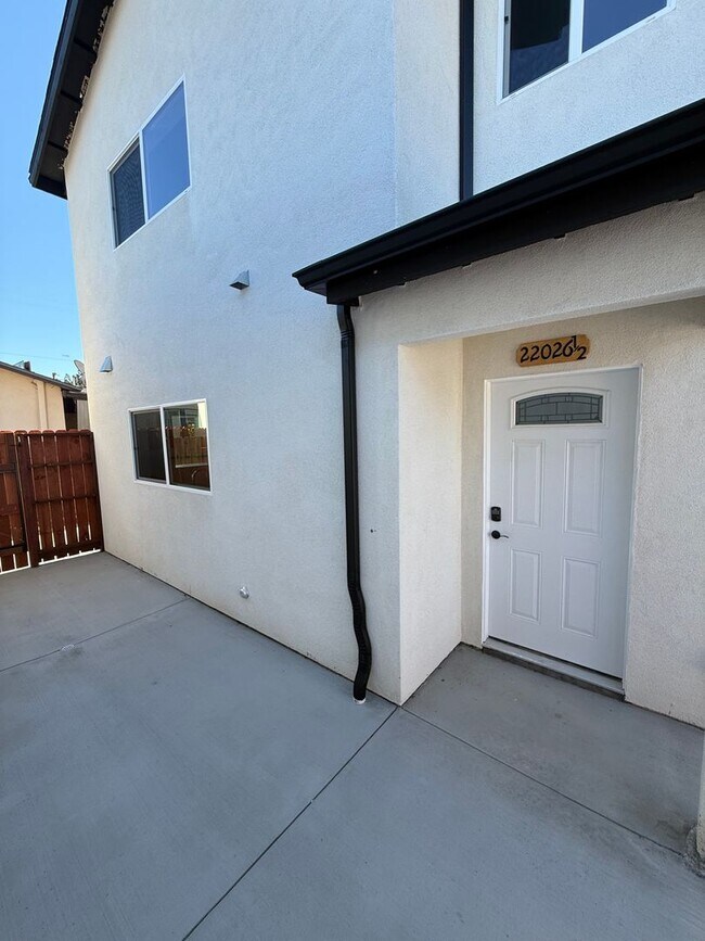 Building Photo - 22026 Saticoy St