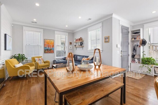 Building Photo - 3 1/2 Maranda Holmes St