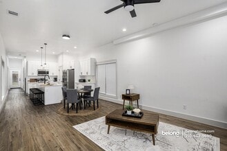 Building Photo - 321 Porter St