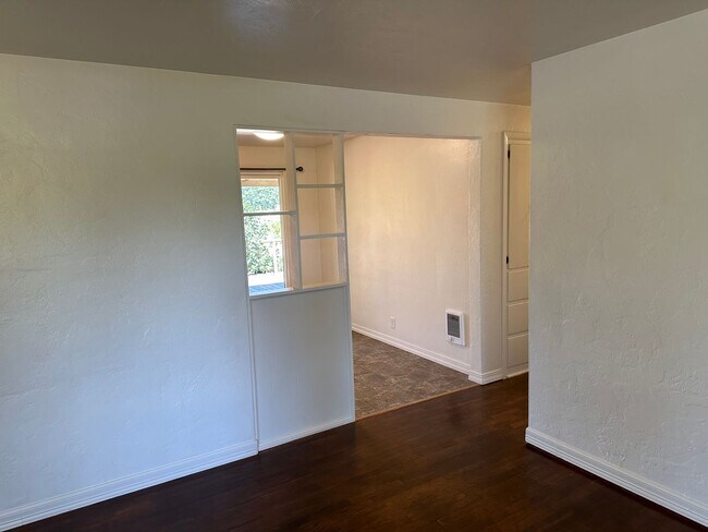 Building Photo - 4 bedroom, 1 bath Country Home for rent!  MOVE IN SPECIAL!