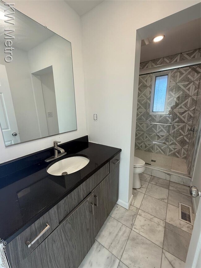 Building Photo - 1440 W Square Lake Rd