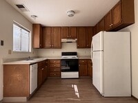 Building Photo - 2214 Myrtle Avenue