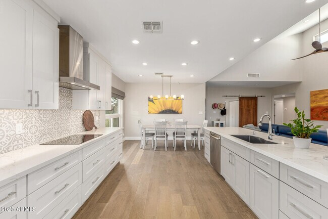 Building Photo - 5137 N 79th Pl