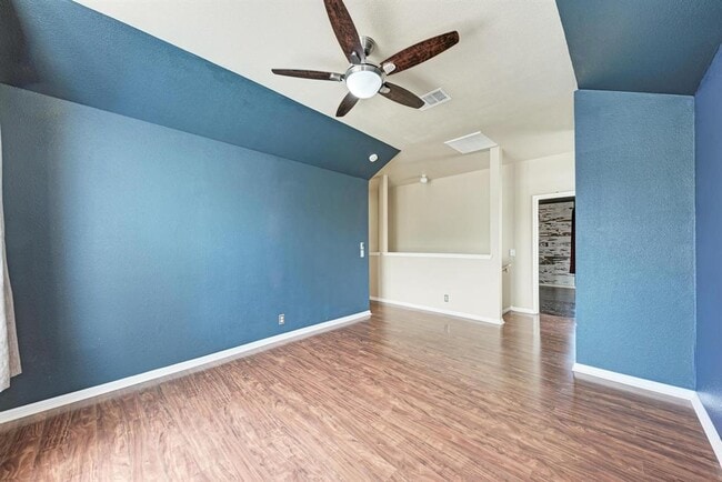 Building Photo - 903 Estate Dr