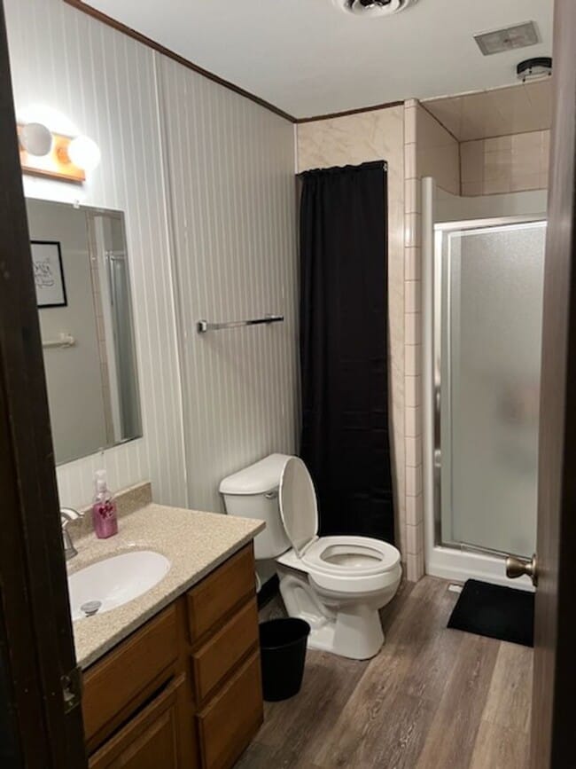 Building Photo - 7917-19 University