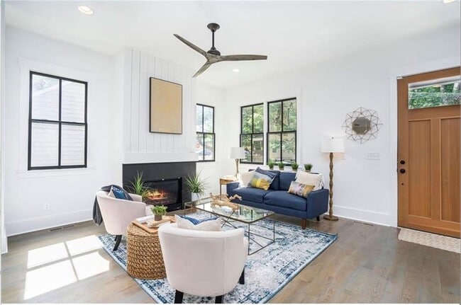 Building Photo - 178 Richardson St SE