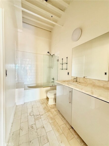 Building Photo - 312 W 5th St