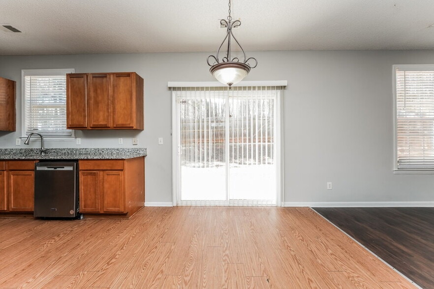 Building Photo - 4445 Feather Way