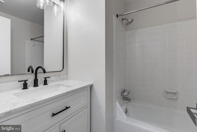 Building Photo - 9911 Finian Ct