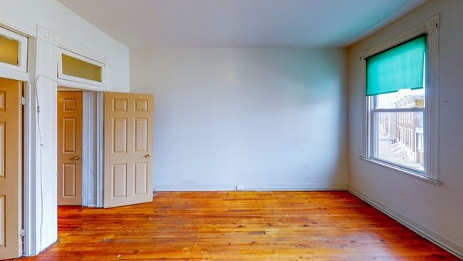 Building Photo - Wonderful Row Home on a Quiet Street