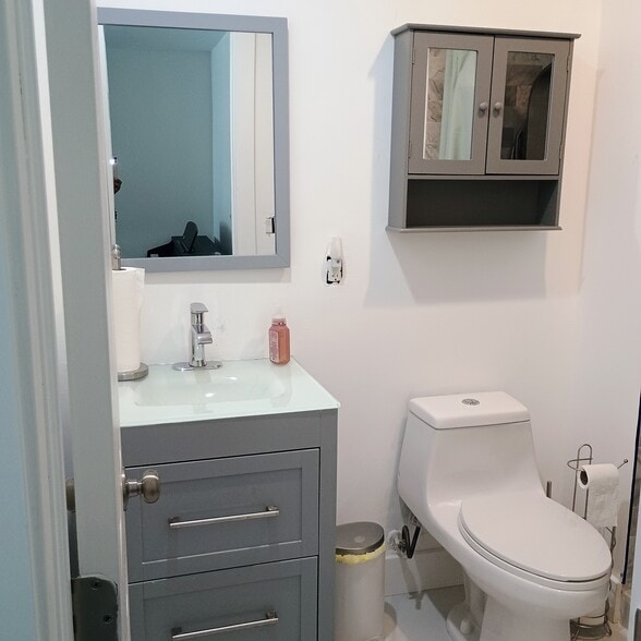 Building Photo - 1033 NW 7th Ter