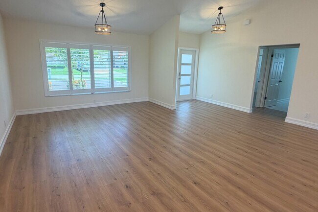 Building Photo - 9505 Majestic Way