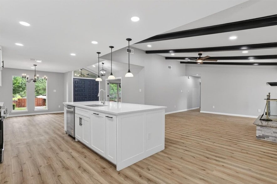 Building Photo - 3204 Greenbriar Ln