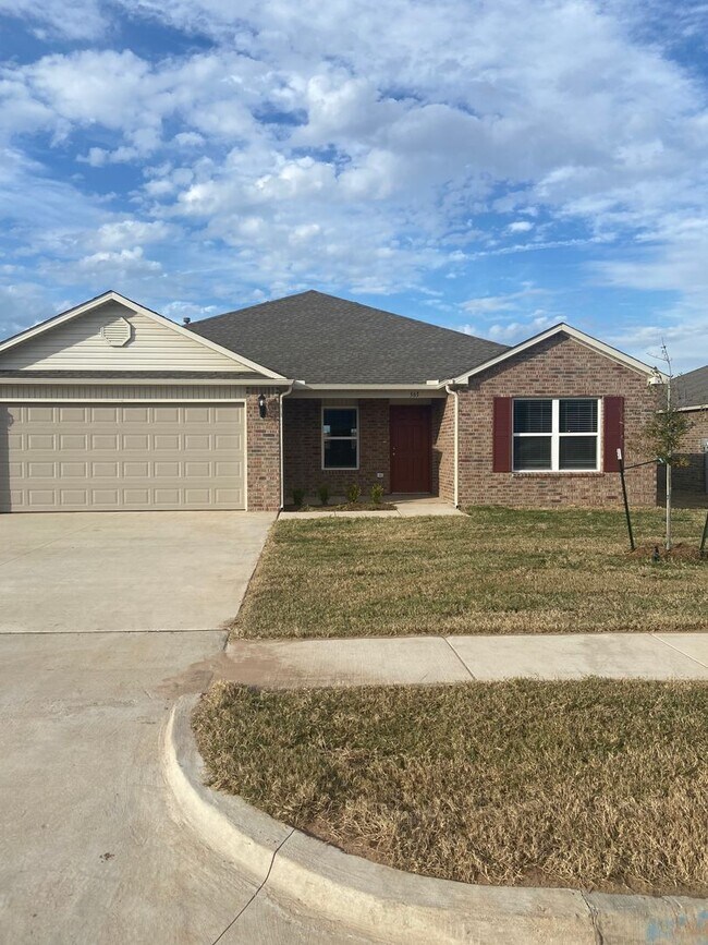 Building Photo - Discover Your New Home in Fox Hollow | Spacious 4 Bed, 2 Bath Home – Available Now