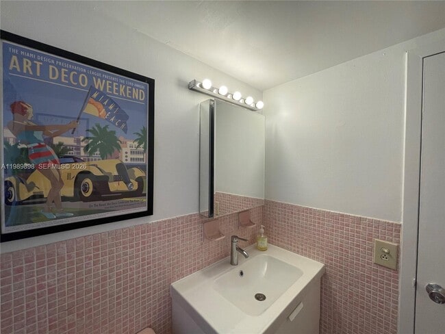 Building Photo - 221 Meridian Ave