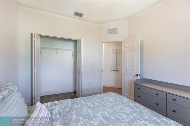 Building Photo - 4637 Caspian Way