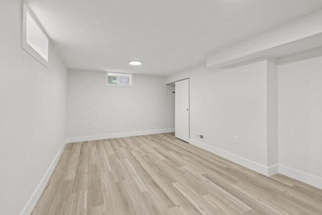 Building Photo - 2511 Baywood St