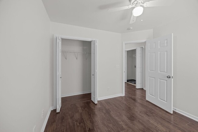 Building Photo - Charming Summerville Rental