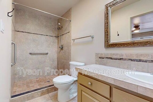 Building Photo - 6208 Sabre Ct NW