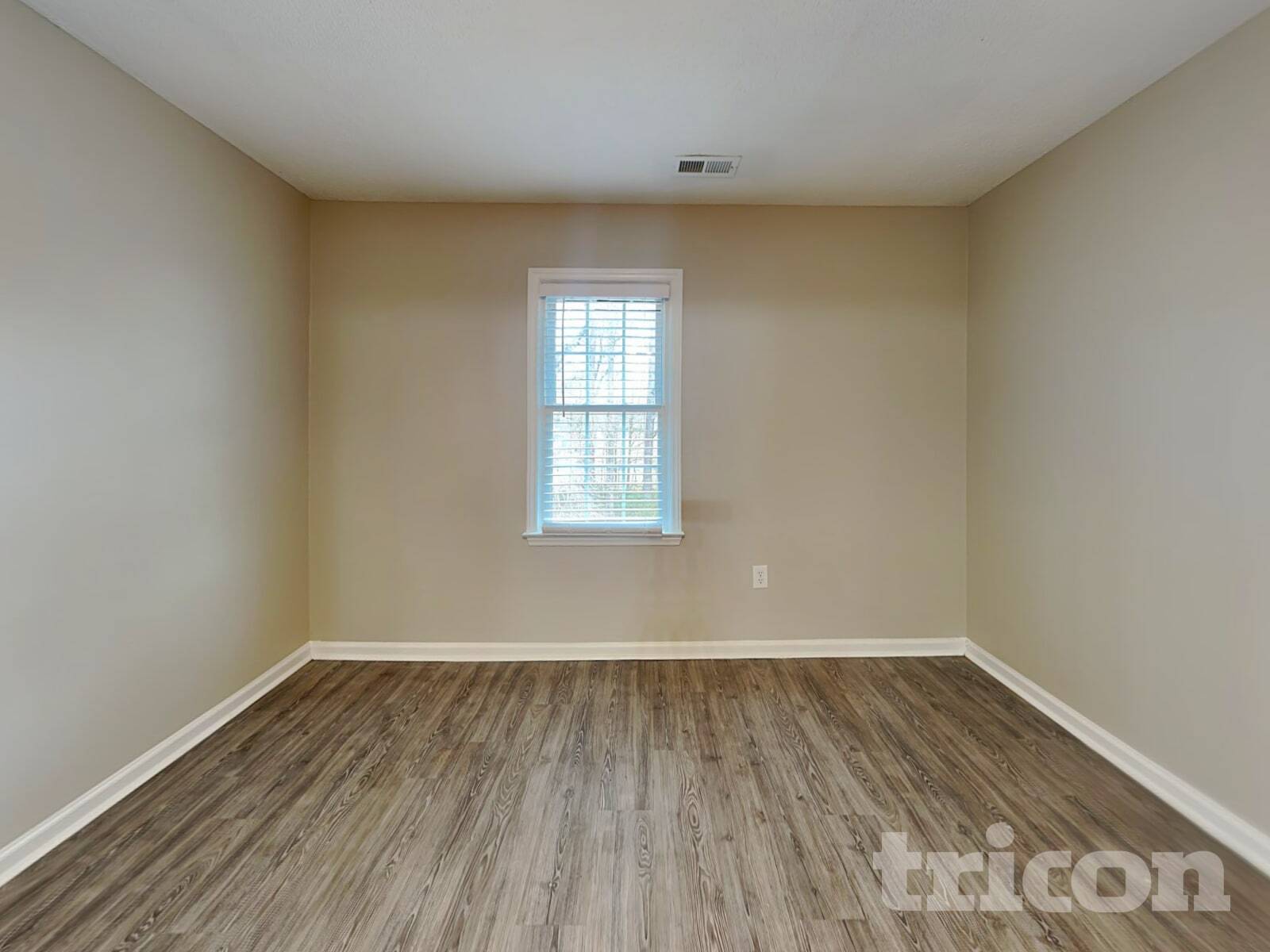 Building Photo - 820 Shadow Lake Dr